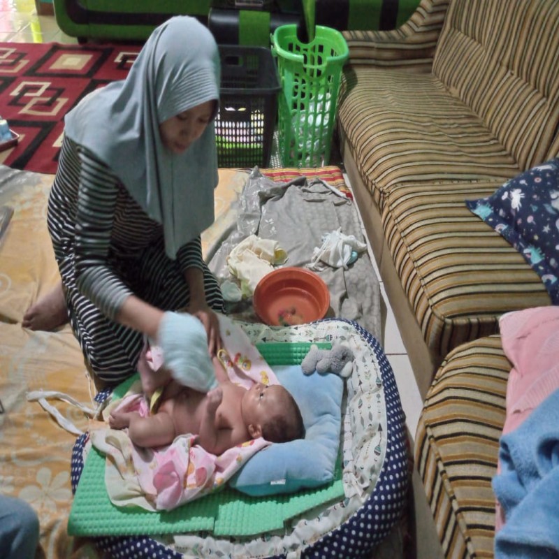 BANTU SEORANG IBU YANG SEDANG BERJUANG MENYEMBUHKAN ANAK NYA