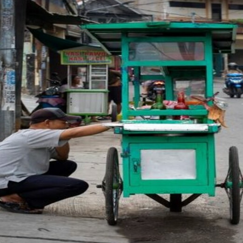 Bantu Pedagang Harian Dari Jerat Rentenir