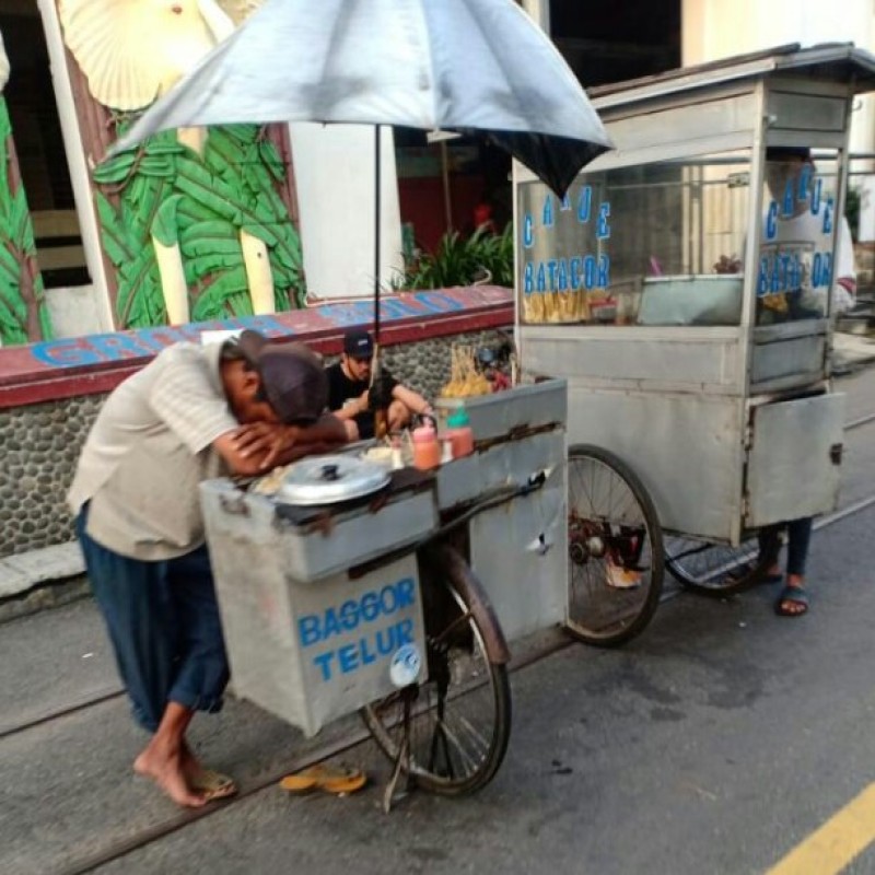 Bantu Pedagang Harian Dari Jerat Rentenir