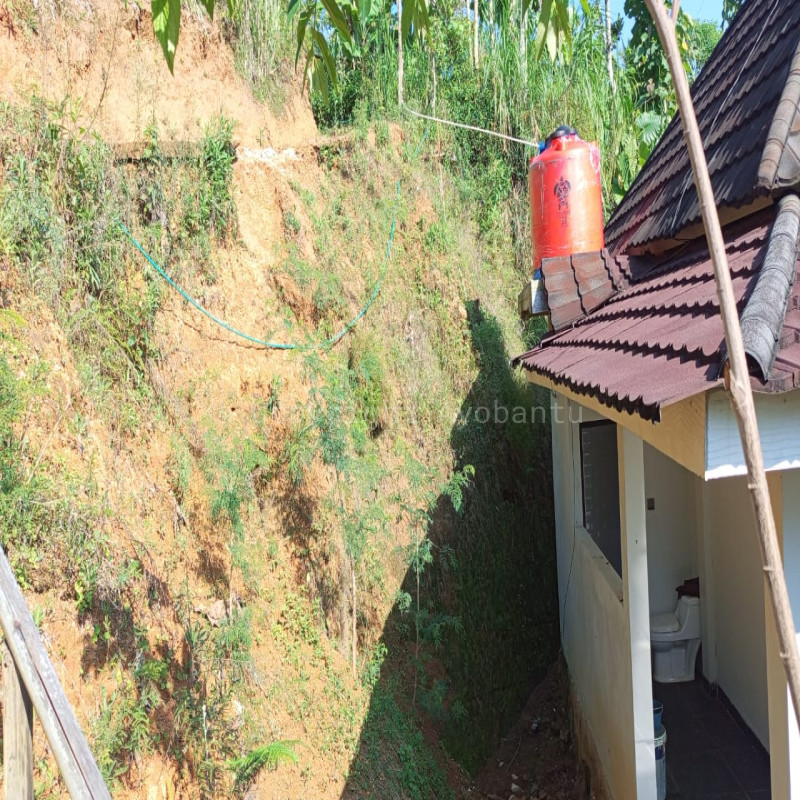 Bantu Talud Musholla Agar Aman Longsor