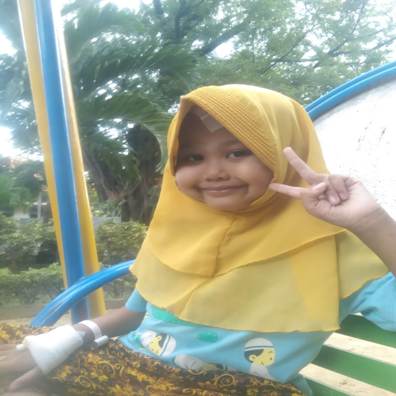 Adik Alfida lemas membutuhkan Kursi Roda