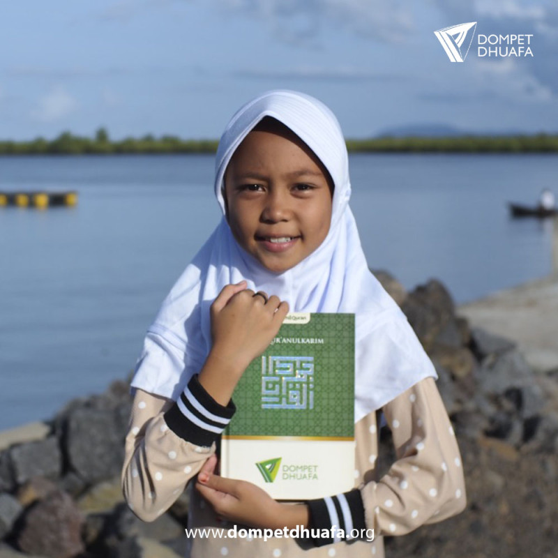 Sedekah 1.000 Al-Qur'an untuk Santri, Pembaca dan Penghafal Al-Qur'an Sampai Pelosok