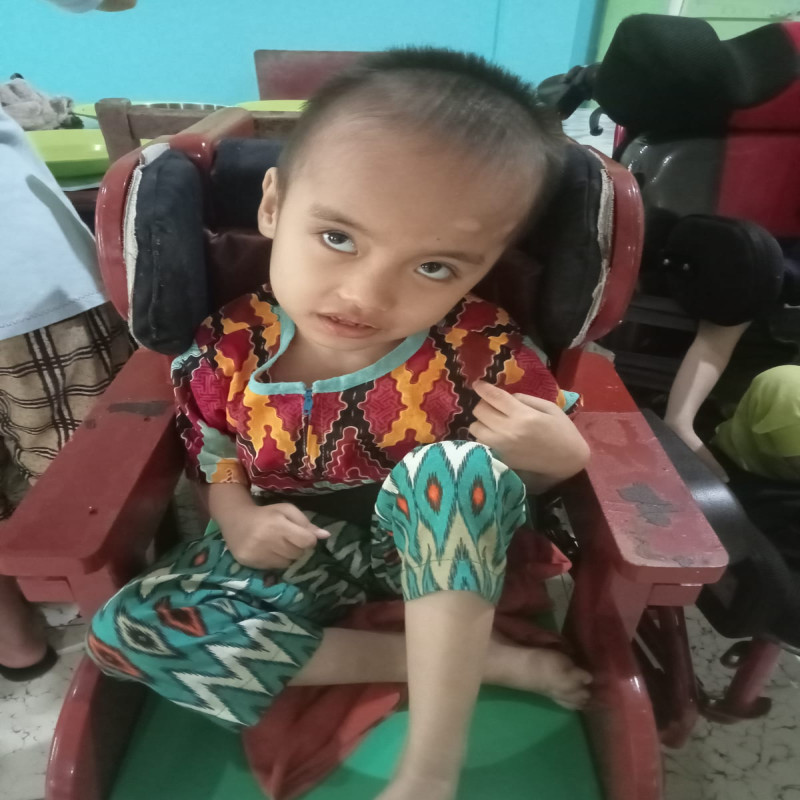 BANTUAN ALAT TERAPI UNTUK ANAK-ANAK DISABILITAS