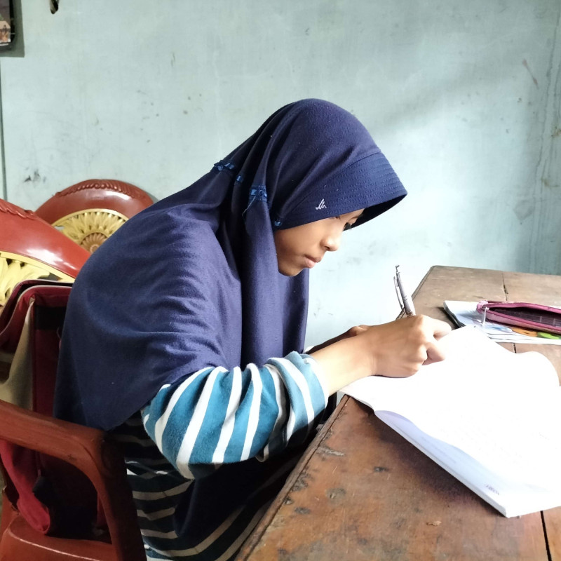 Kisah Gadis Piatu, Benjolan Di Punggung Kian Memberat