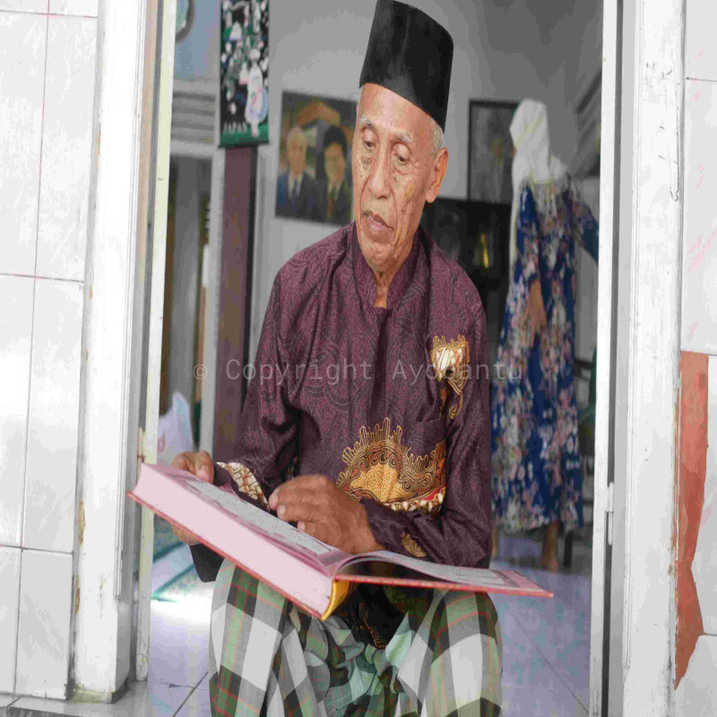 Sedekah Al-Quran Jumbo untuk Lansia