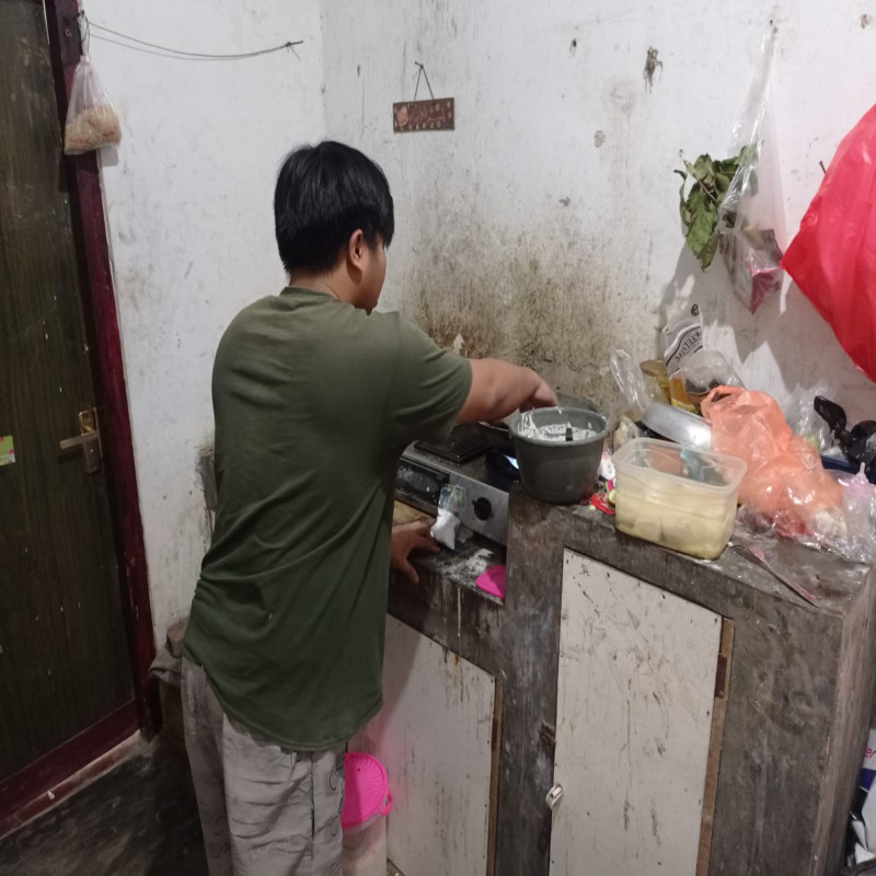 Bantu Dicki Sembuh dari Lumpuh nya
