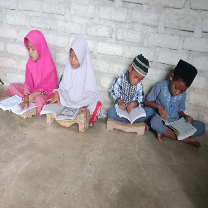 Sedekah Iqro dan Al Quran untuk Anak-anak Pelosok NTT