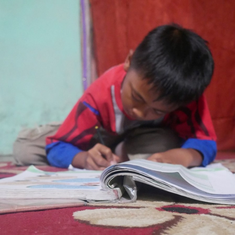 Pantang Putus Sekolah, Faisal Jualan Gorengan