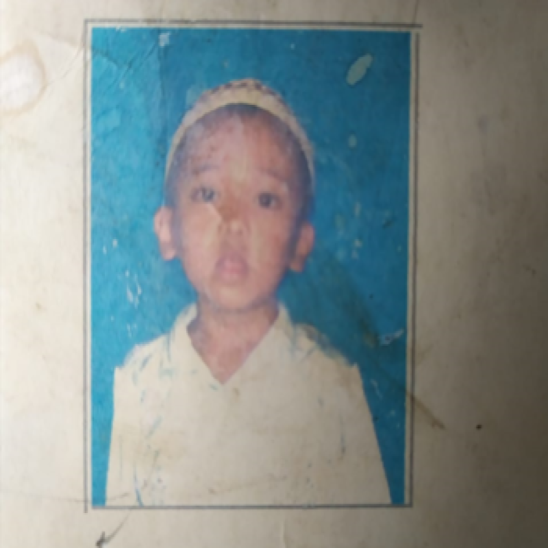 Sudah 16 tahun lamanya, Wahyu (24 tahun) dengan sabar menanti kesembuhannya.
