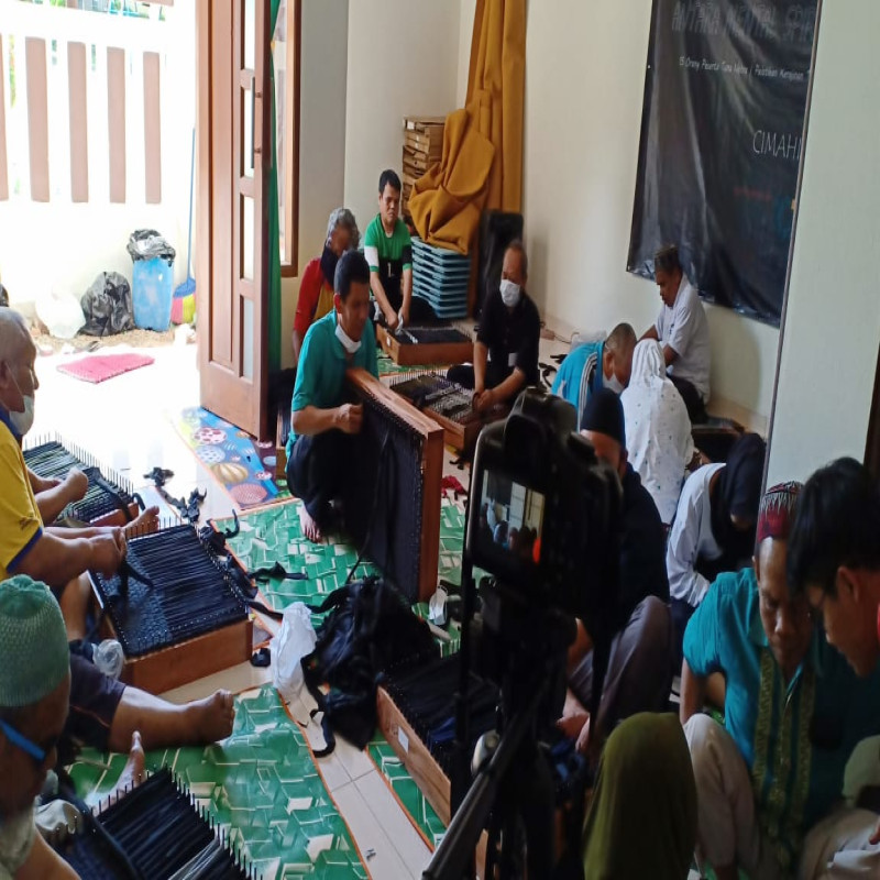 BANTU SESEPUH TUNANETRA