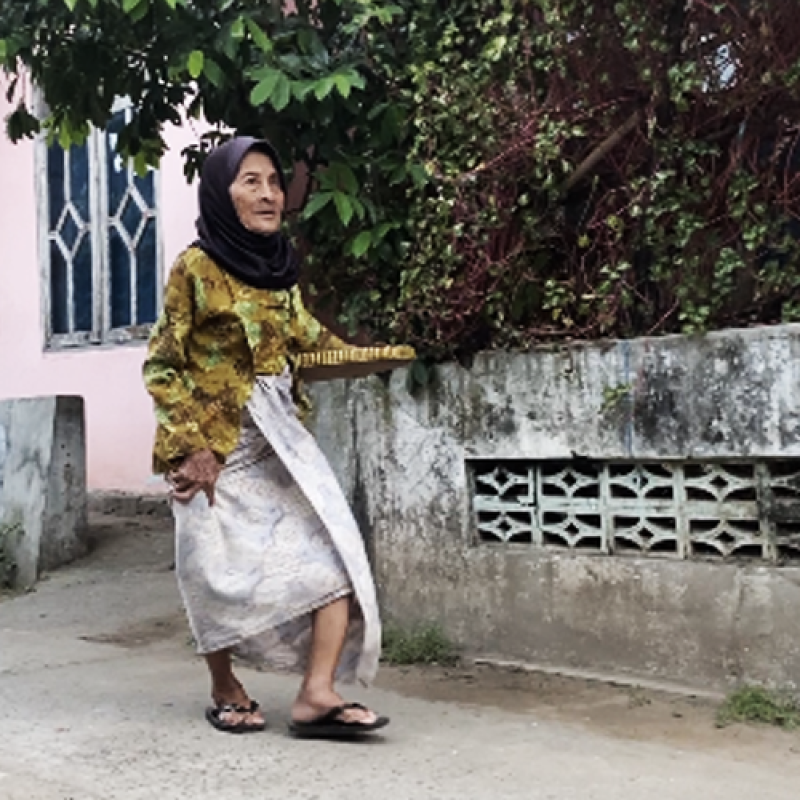 Lansia 82 Tahun Berjuang Demi 7 Ribu