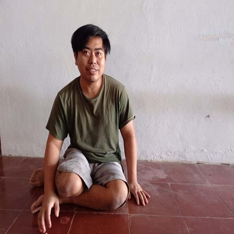 Bantu Dicki Sembuh dari Lumpuh nya