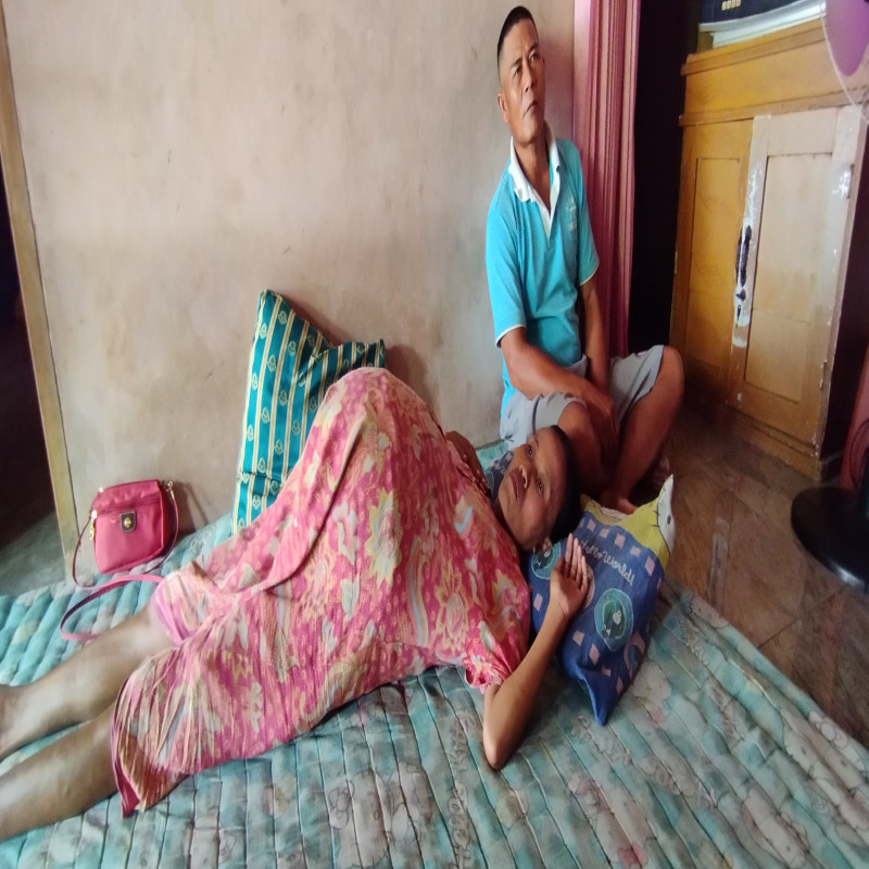 Perut Ibu Yati Semakin Membesar