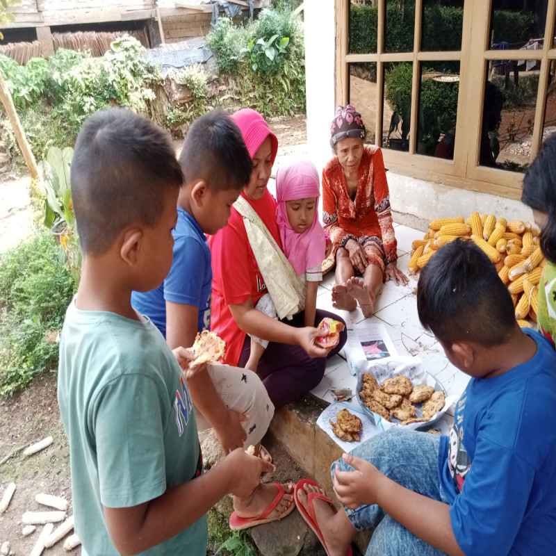 ANAK SEORANG TUKANG GORENGAN IDAP HIDROSEFALUS