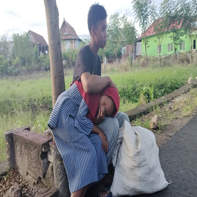 Bantu Ditra berjuang untuk Hidupi Ibunya Sakit Diabetes