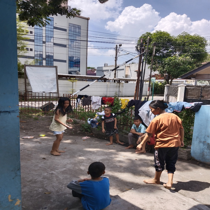 Tebar Berkat Tuhan Untuk Anak Yatim-piatu