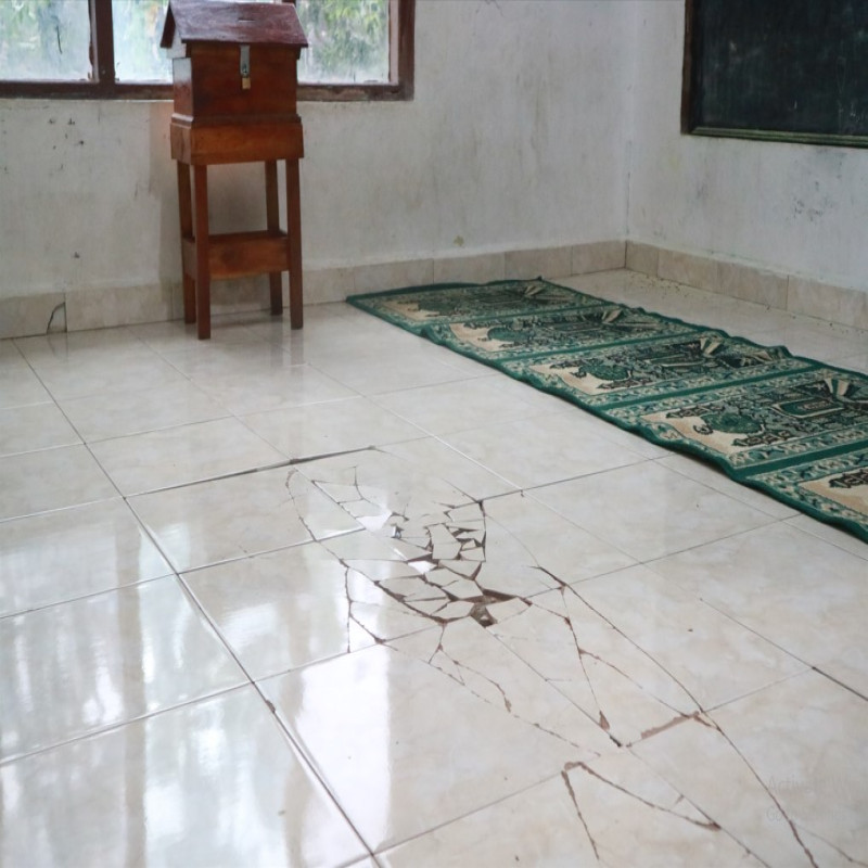 Bantu Renovasi Masjid & Gedung TPA di Kampung