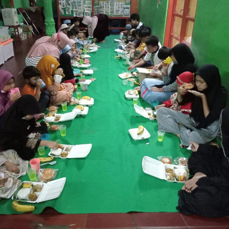 Bantu Anak-Anak Panti Tak Meringkuk Kelaparan