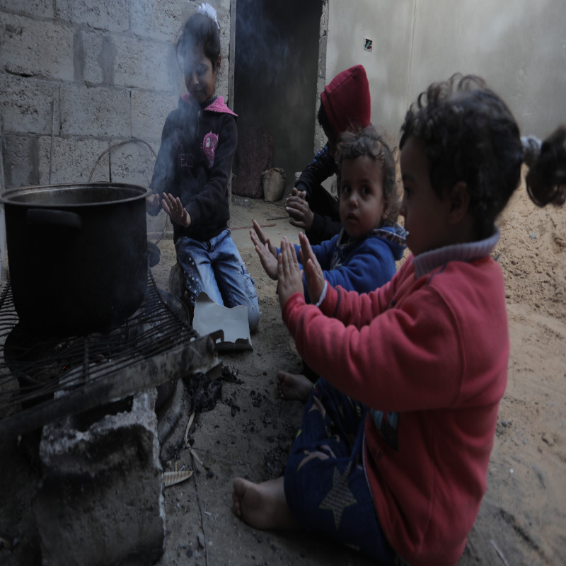 Sedekah Selimut Gaza Bantu Mereka Di Pengungsian