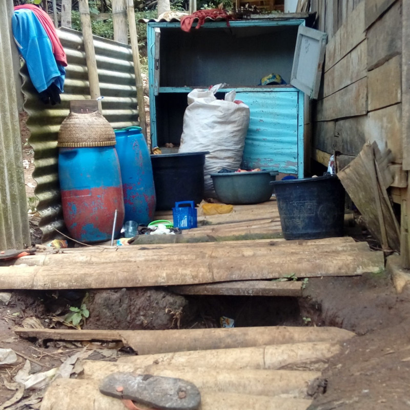 Bangun Toilet dan Alirkan AIr Bersih