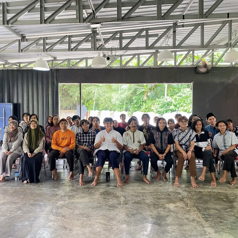 Bantuan untuk Sekolah Gratis DOES University