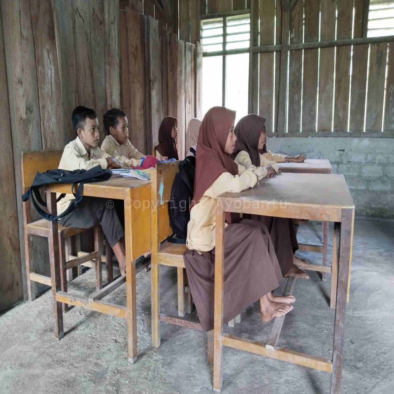 Bantu Sepatu & Pendidikan Anak Pelosok Negeri
