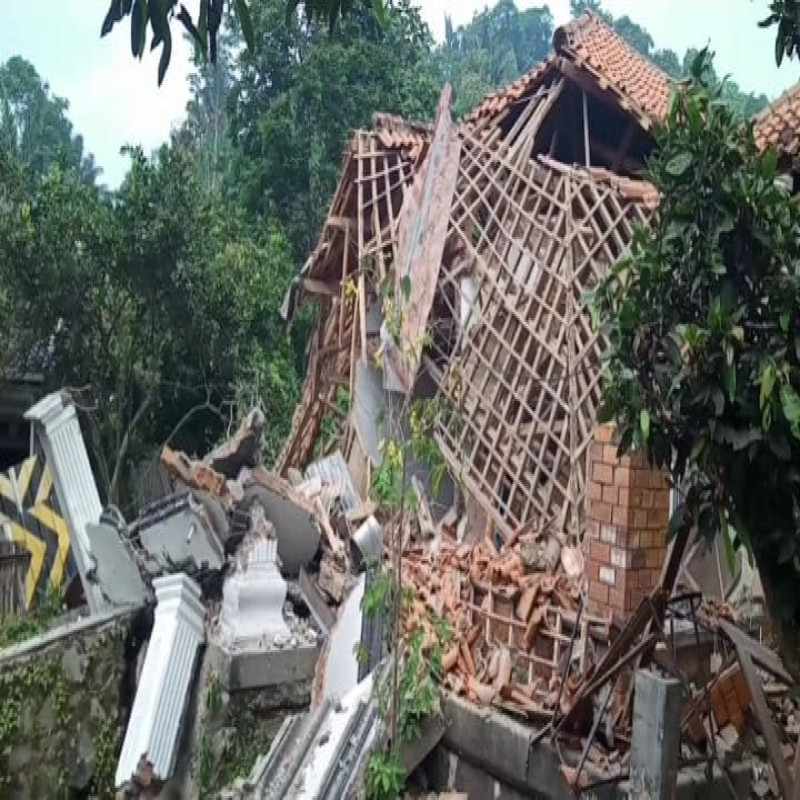 #DaruratSukatani : Bersama Peduli Warga Terdampak Pergerakan Tanah