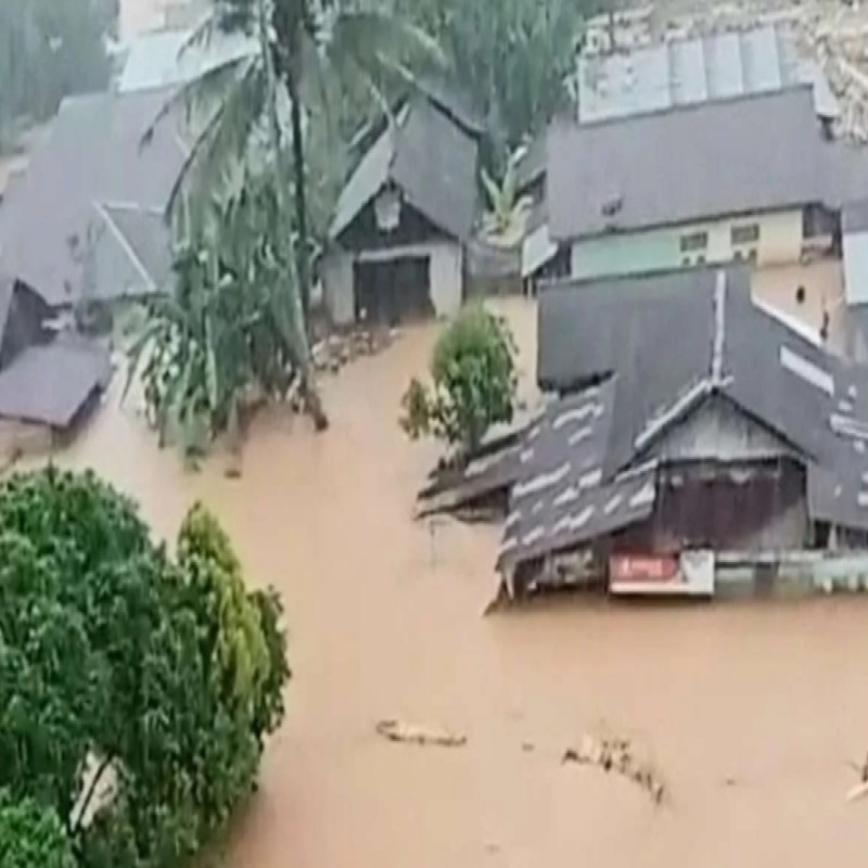 Warga Menjerit! Sumut, Aceh, dan Sumbar Lumpuh Total Diterjang Banjir dan Tanah Longsor