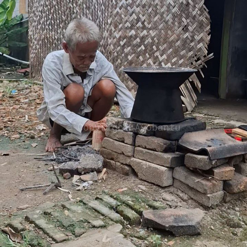 Tubuh Semakin Lemah! Bantu Lansia Sebatangkara Menyambung Hidup