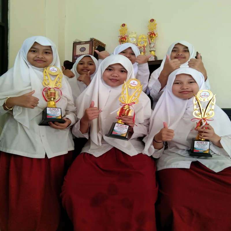 Bantu Santri Yatim Menuntut Ilmu