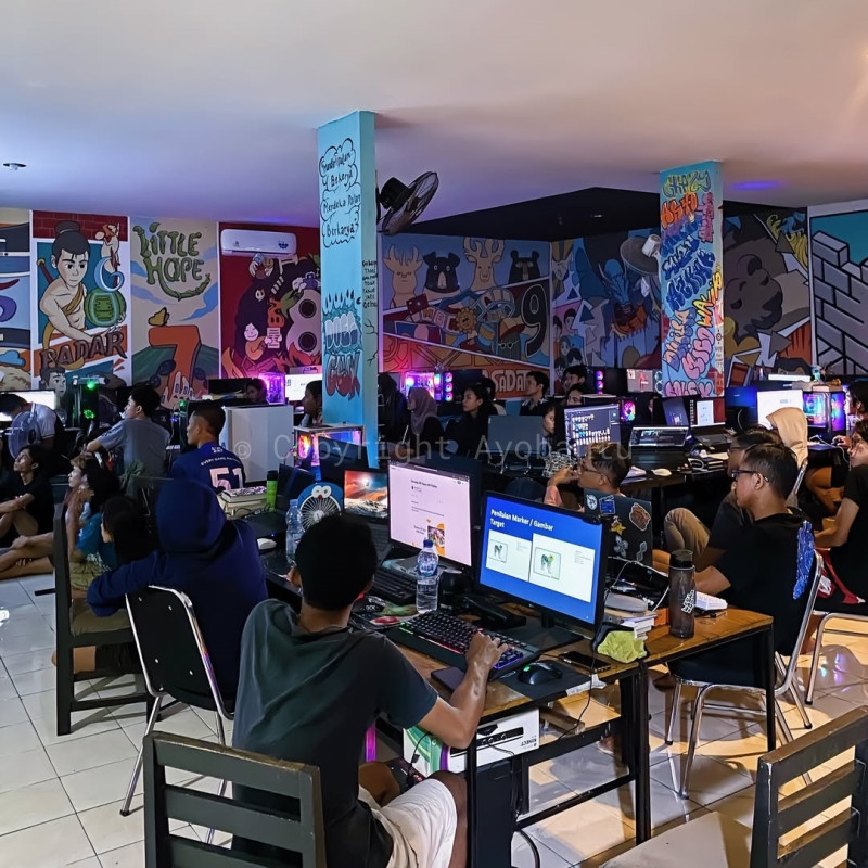 Bantuan untuk Sekolah Gratis DOES University