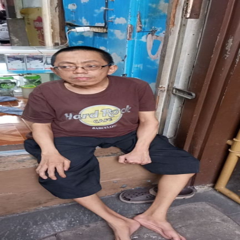 Bantu Modal Usaha Konter Pulsa Difabel di Bandung