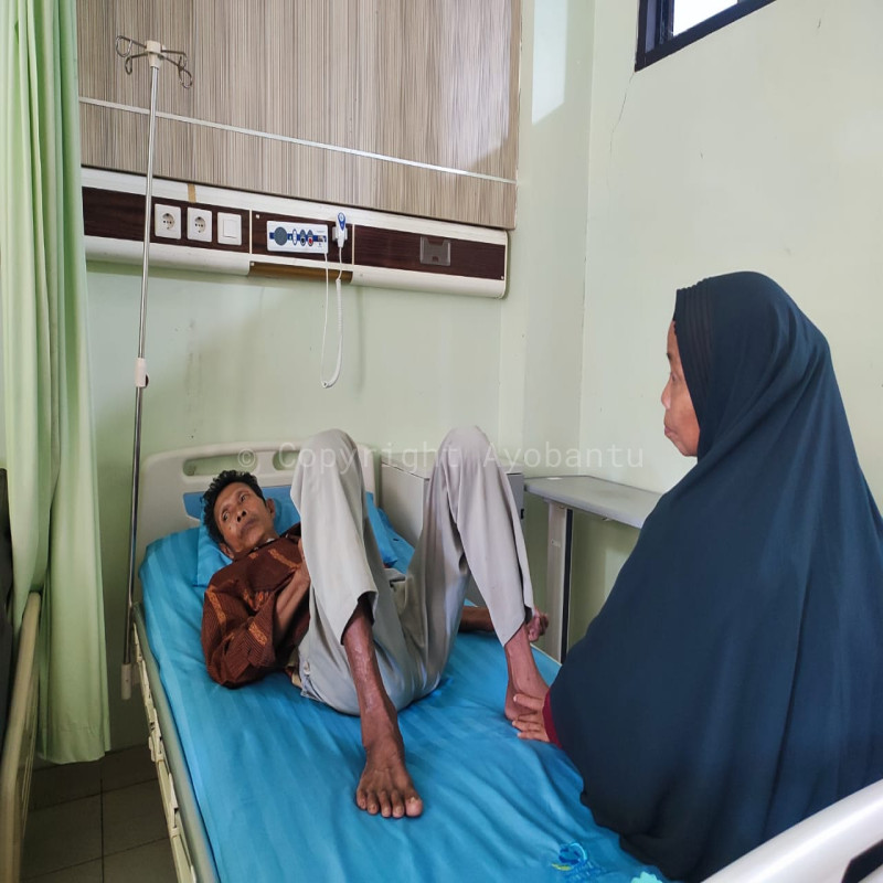 Urgent bantu pak mugni lawan kanker usus stadium 4