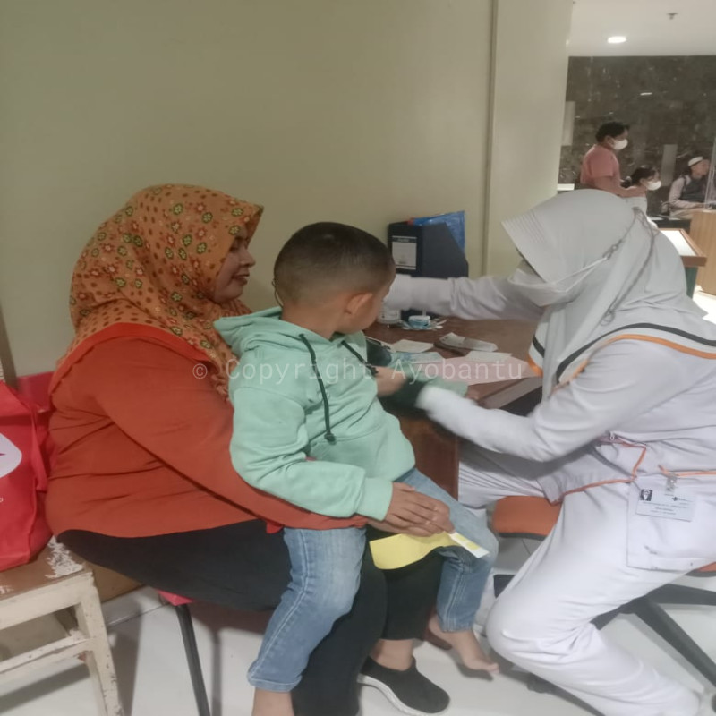 Bantu Elhan Mendengar Suara Orang Tua untuk Pertama Kalinya