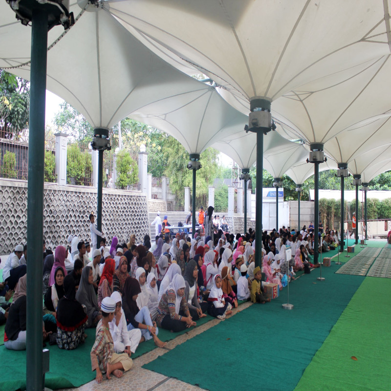 Kado Bahagia Anak Negeri