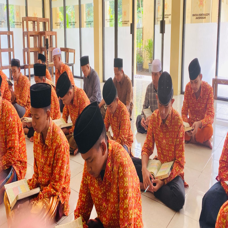 Bantu Santri Yatim Menuntut Ilmu