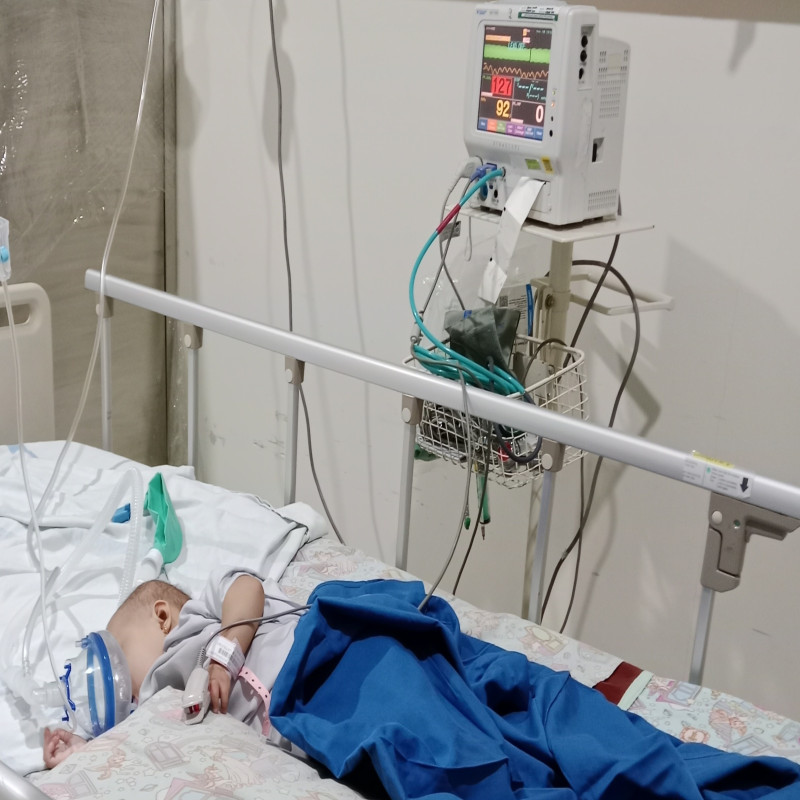 URGENT DAVIENA HARUS SEGERA OPERASI JANTUNG DAN PARU PARU