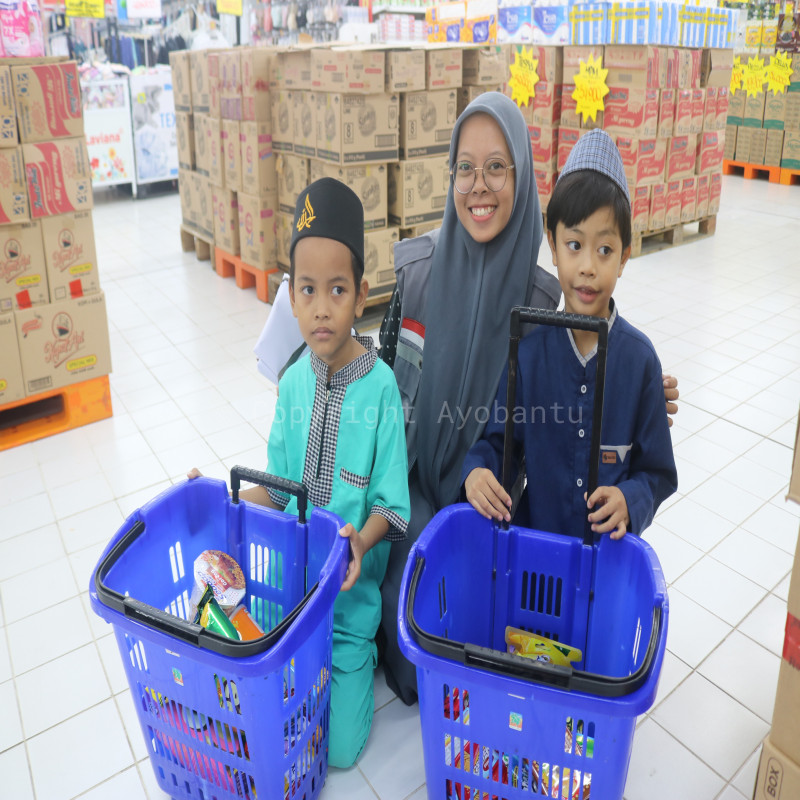 Bahagiakan Anak Yatim Dhuafa