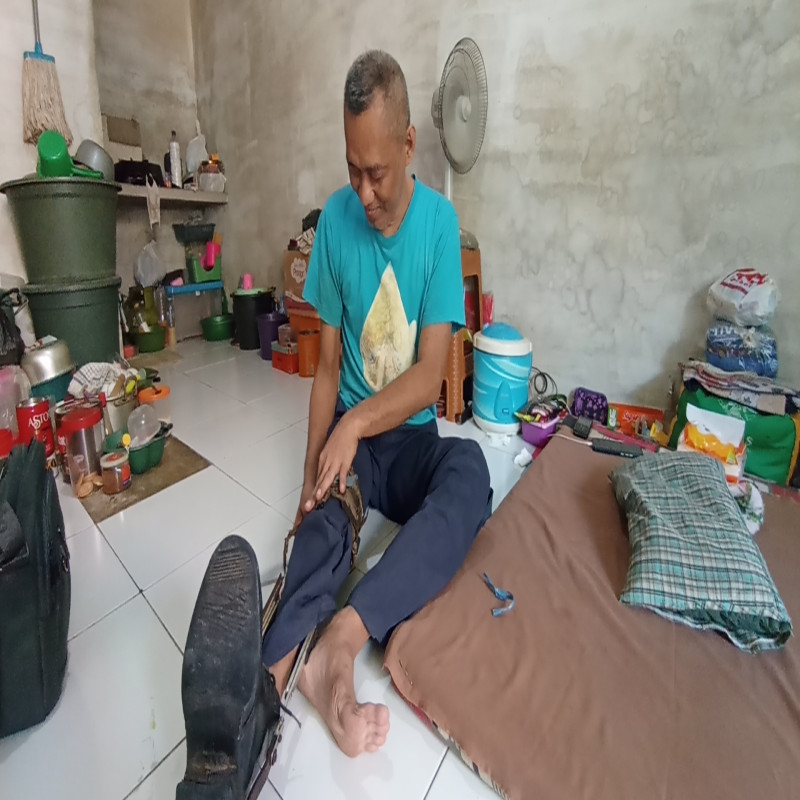 Bantu Kaki Palsu Harapan Pak Herman