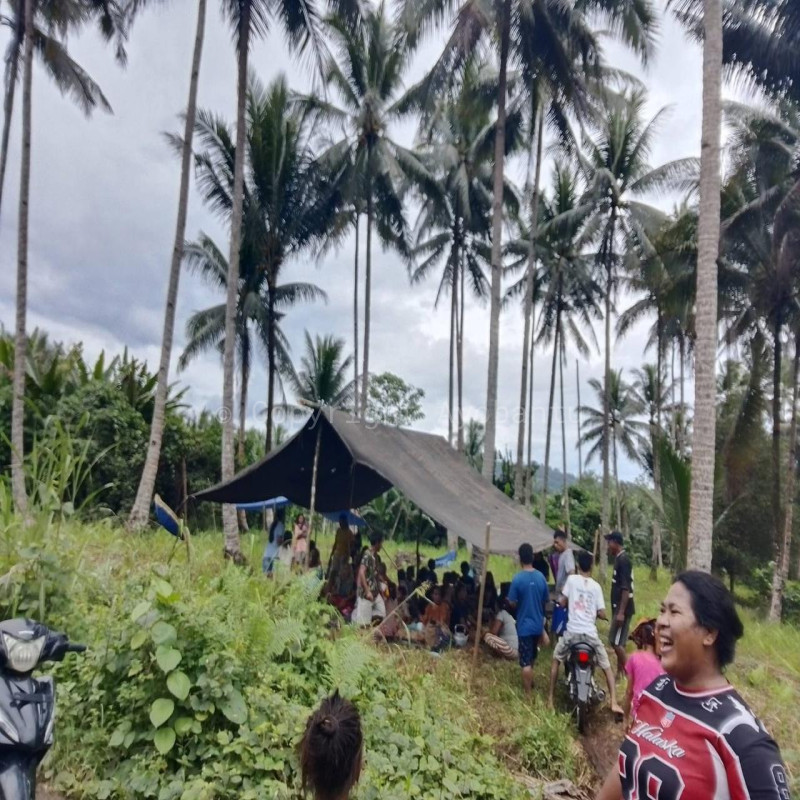 BANTU WARGA TERDAMPAK BANJIR WILAYAH HALMAHERA BARAT MALUKU UTARA