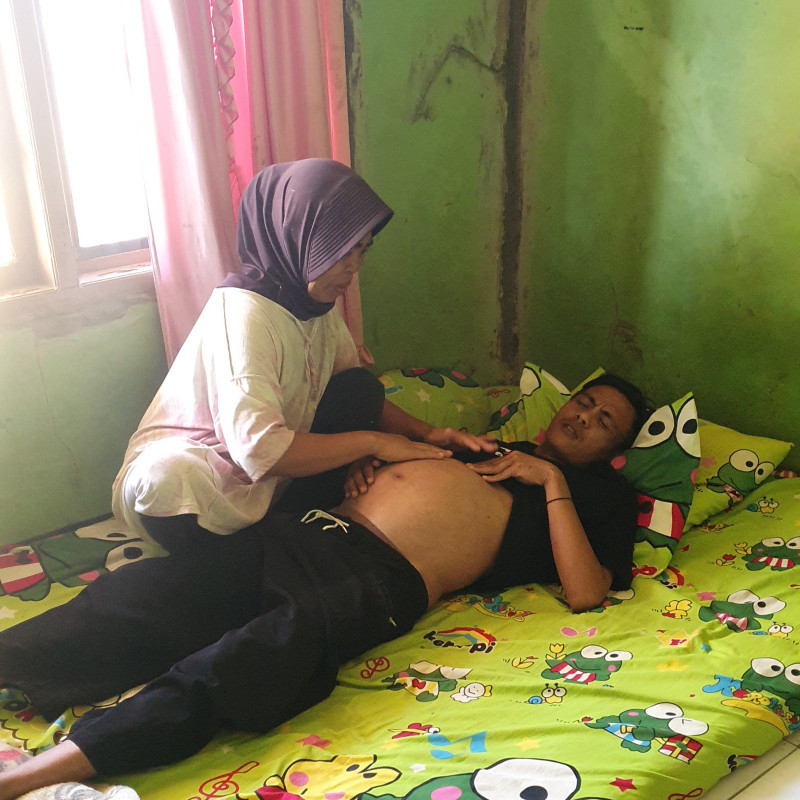 Perut Semakin Besar, Bantu Kang Risman Sembuh Dari Kanker
