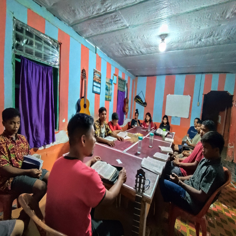 Anak-anak asrama SMPTK butuh kasur dan lemari pakaian