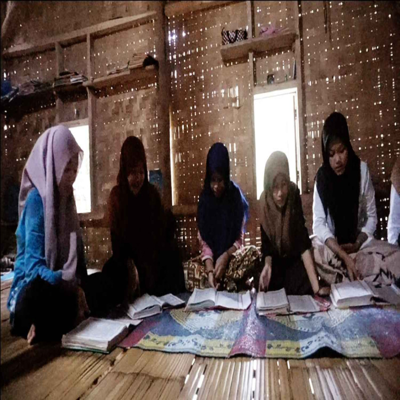 Sedekah Al - Qur’an untuk Santri Yatim dan Dhuafa