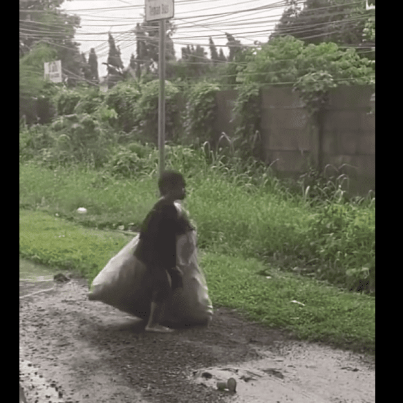 Memulung Agar Bisa Sekolah Bantu Adam Bisa Sekolah