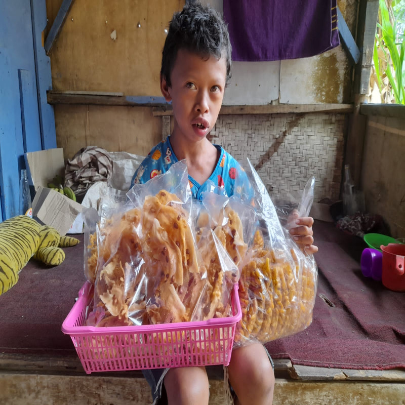 Ditinggal Ayah, Berjuang Untuk Rawat Ibu