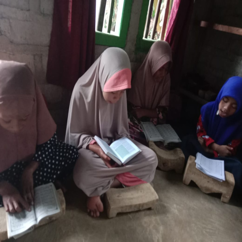 Sedekah Iqro dan Al Quran untuk Anak-anak Pelosok NTT