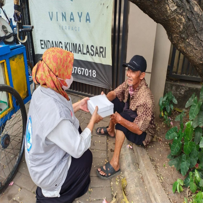 Makan Siang Gratis Untuk Pejuang Jalanan