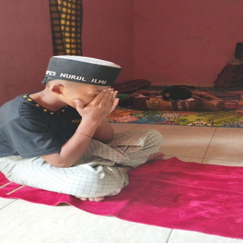 Zakatmu Kuatkan Perjuangan Adik Anam Yatim Piatu Sebatang Kara