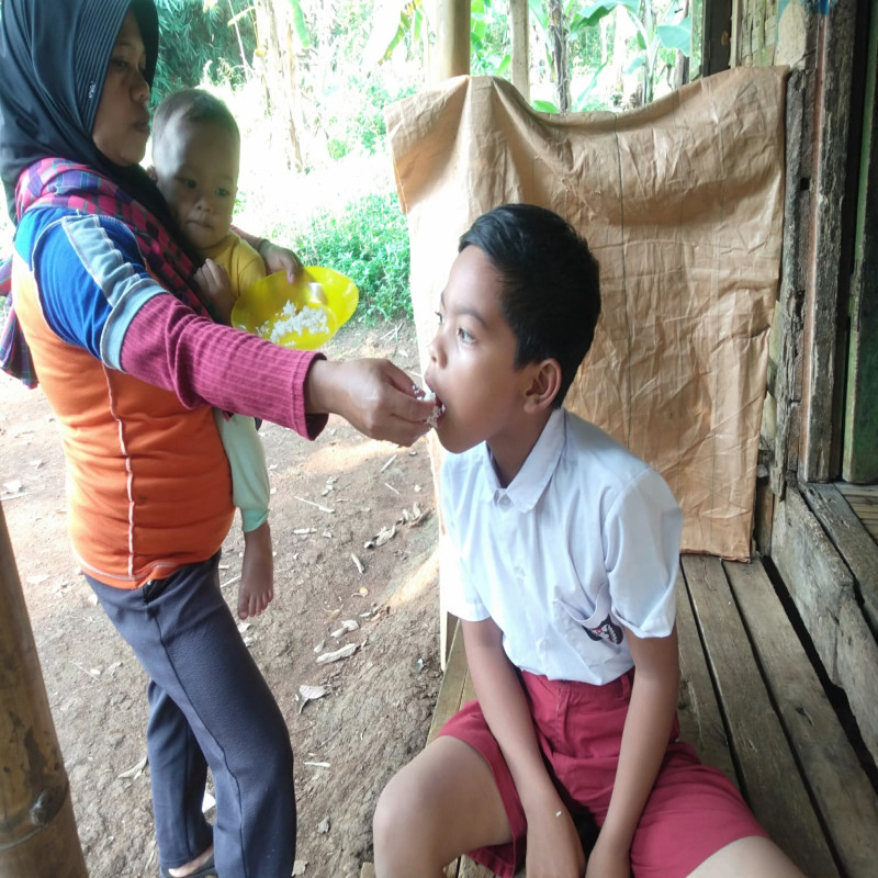 Renovasi Gubuk janda Penjual gorengan Keliling