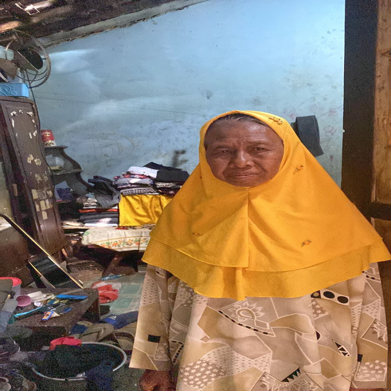Lansia Teruskan Hidup Bekerja Serabutan